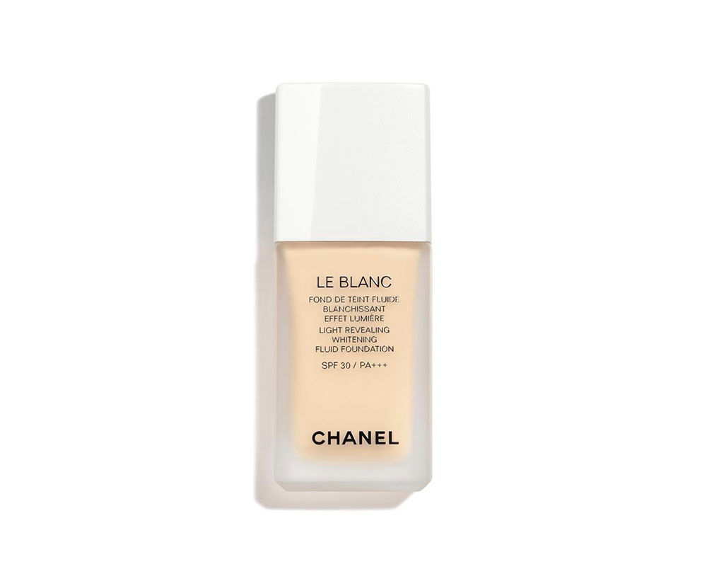 CHANEL Le Blanc Cushion Brightening Gentle Touch Foundation (Case + Refill)  ~ #30 Beige